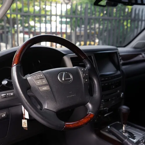 Lexus LX 5.7 570