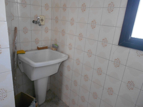 Imagem 11 de 20 de Apartamento 01 Dormitório Na Vila Mirim, Próximo Ao Mar.