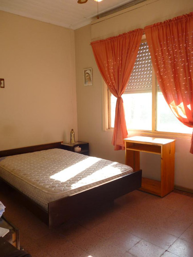 Casa En Venta - 3 Dormitorios 1 Baño - 450mts2 - Ensenada