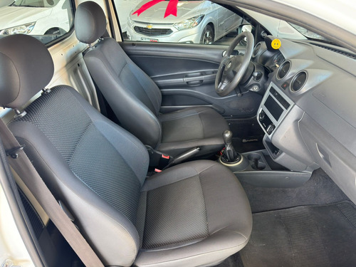 Volkswagen Saveiro 1.6 Startline Cab. Simples Total Flex 2p