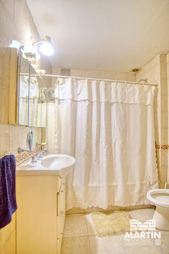 Casa 6 Ambientes, Suite, Escritorio, Cochera, Jardín Con Pileta Y Terraza.