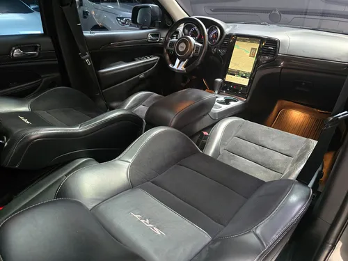 Jeep Grand Cherokee 6.4 Srt8