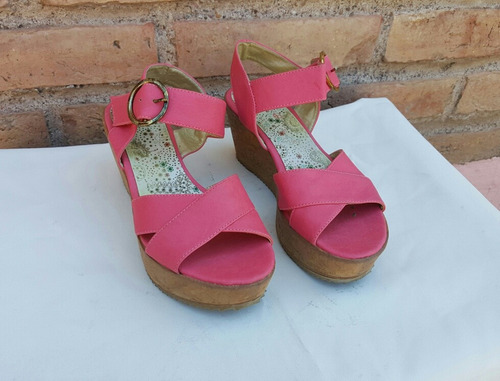 Sandalias Con Plataforma Simil Corcho Coral