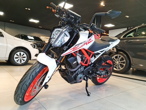 Imagen 2 de 16 de Ktm Duke 390 Cassano Automobili