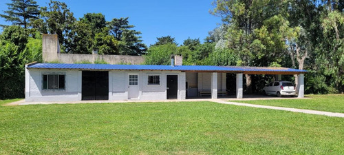 Casa En Venta - 4 Dormitorios 3 Baños - Cocheras - 2.700mts2 - Virrey Del Pino, La Matanza