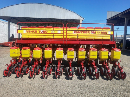 Imagem 4 de 6 de Plantadeira Vence Tudo , Modelo Panther Sm 11000 .