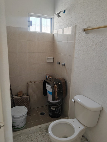 Casa De Un Piso Con 2 Habitaciones Muy Bien Ubicada