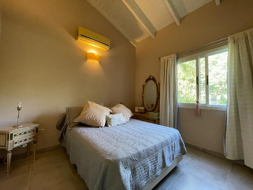 Venta Casa De 3 Dorm - Country Chacras De La Villa
