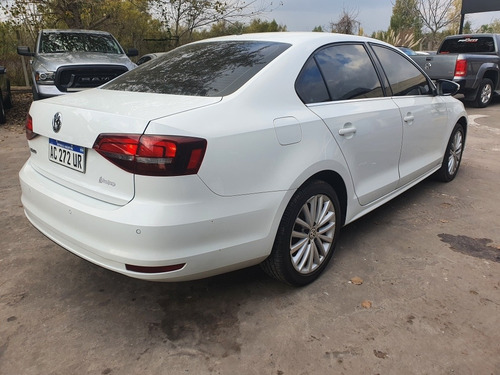 Imagen 4 de 13 de Volkswagen Vento 2018 1.4 Highline 150cv At
