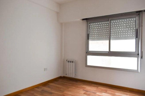 Departamento En Venta - 2 Dormitorios 1 Baño - Cochera - 85mts2 - La Plata