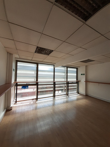 (adm) Oficina En Arriendo En Plaza De Armas, Santiago