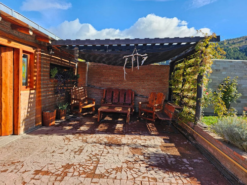 Casa De 2 Dormitorios C/quincho En Esquel-chubut-