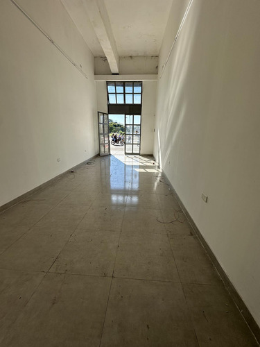 Local En Alquiler, Av. Brígido Terán Y 24 De Septiembre, San Miguel De Tucumán