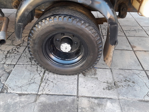 Imagen 7 de 17 de Rastrojero Frontal