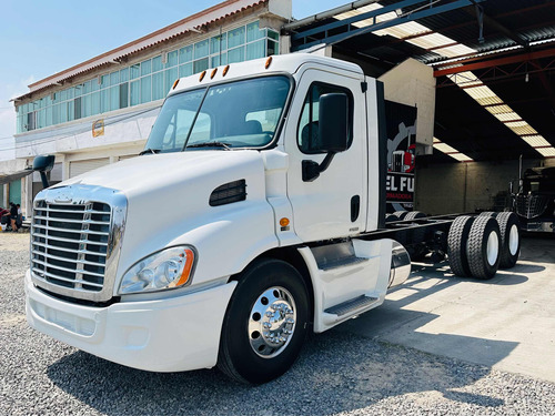 Camion Torton Freigthliner Cascadia