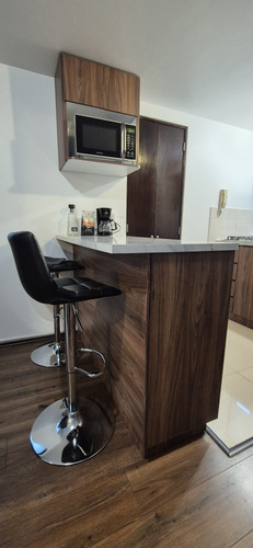 Depa Amueblado Con Tv, Micro, Cafetera Y Wifi Incluido