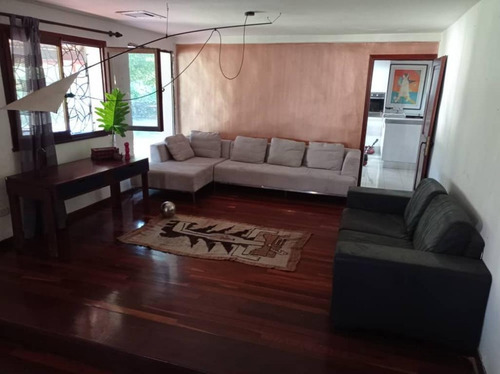 Imagen 5 de 8 de Desire Martinez Vende Casa En El Parral Calle Cerrada