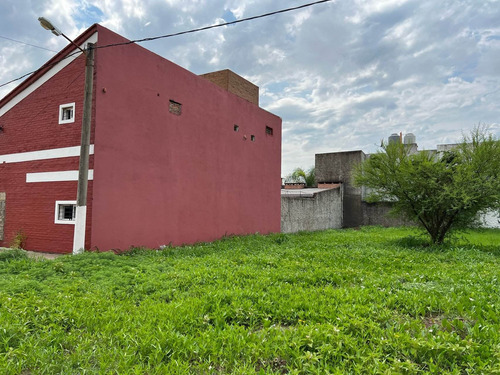 Imagen 5 de 9 de Terreno En Barrio Residencial A Minutos Del Centro!