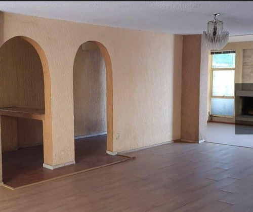 Casa En Venta En Lomas De La Hacienda, Atizapán, Edo. De México