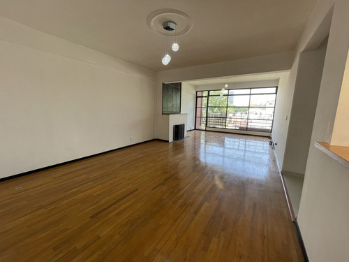 Departamento En Venta Totalmente Remodelado Con Excelentes Espacios