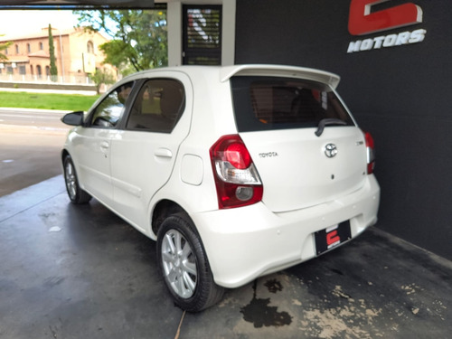 Toyota Etios X Plus 1.5 (Flex)