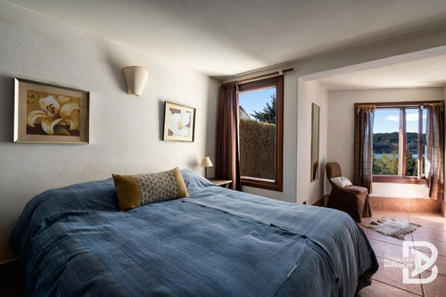 Imagen 11 de 17 de Alquiler Casa En Bariloche Con Costa De Lago Nahuel Huapi. 8 Pax. Km12. 392.
