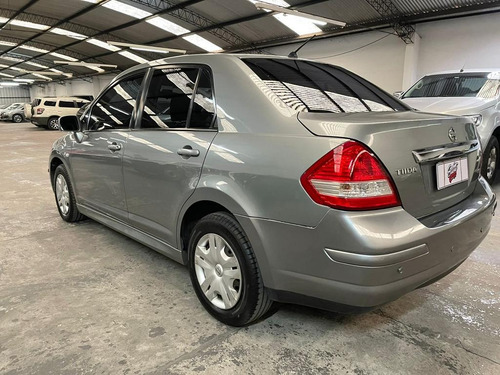Nissan Tiida 1.8 Visia
