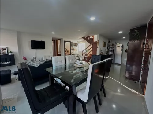 Apartamento Duplex En Venta En Sabaneta Loma San J...(mls#248937)