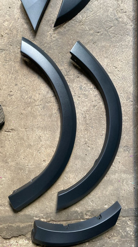 Kit Cantoneras Estribos Renault Logan 2022-2024