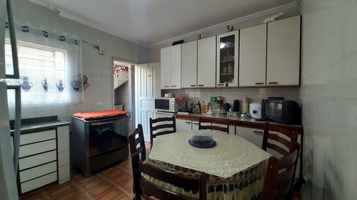 Vende-se Casa Com 4 Dormitórios E 3 Banheiros