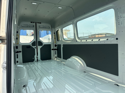 Volkswagen Crafter Pasajeros 4.7T LWB EXT 2025