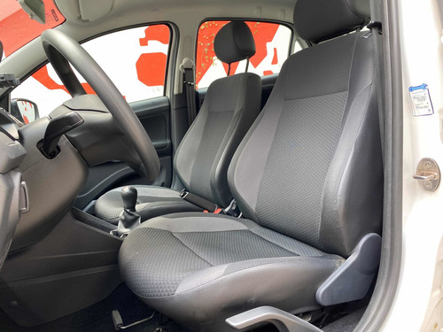Imagen 11 de 14 de Volkswagen Gol 2020 1.6 Trendline Mt 5 P
