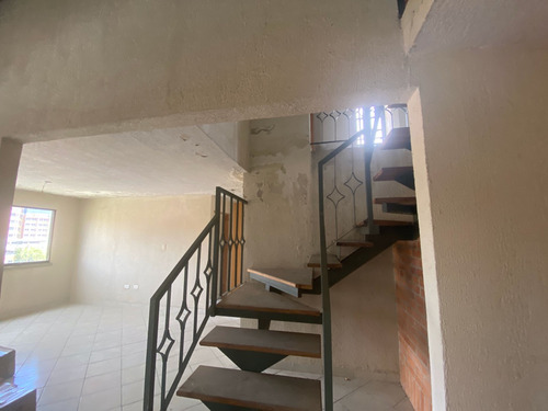 En Venta Pent House, Res. Poblado De San Diego