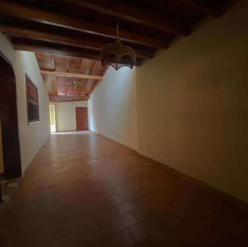 Hortiz 278057en Venta Amplia Casa En Venta, Excelentes Cond
