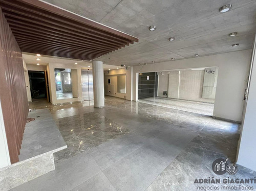 Departamento De Categoría En Venta A Metros De Bv Oroño Rosario
