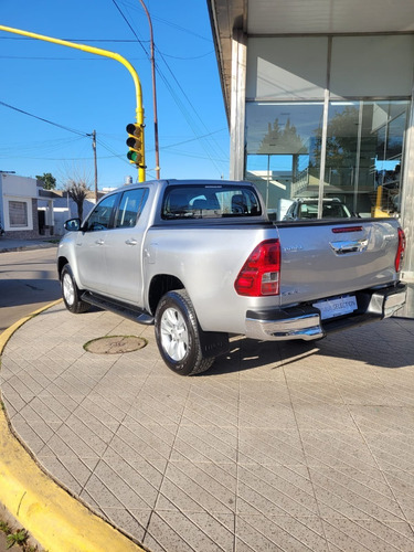 Imagen 2 de 5 de Toyota Hilux Sr 4x2