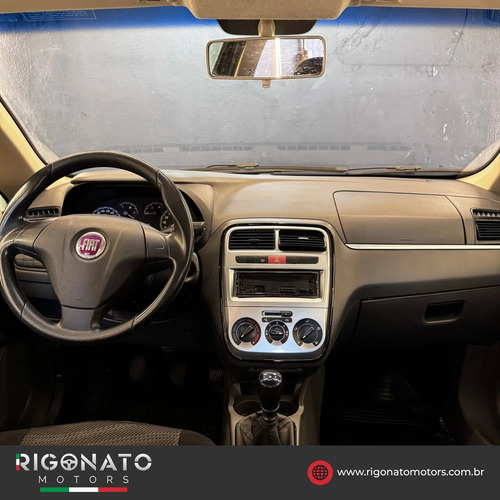 Fiat Punto 1.4 8V FLEX 4P MANUAL