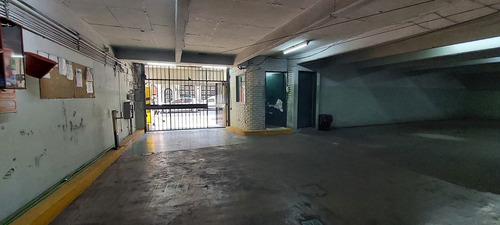 Imagen 3 de 8 de Cochera Fija Cubierta En Recoleta 12,9m2