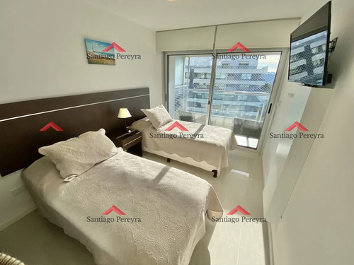 Venta De Apartamento De 2 Dormitorios En Brava En Edificio Icon Brava Punta Del Este