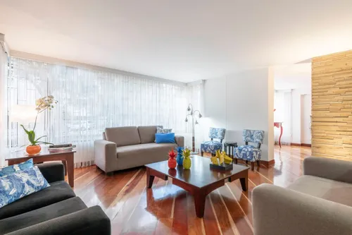 Apartamento En Venta En El Nogal. Cod V5086