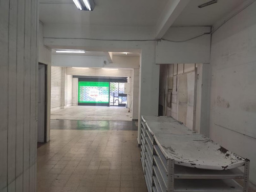 Venta O Permuta, Local Comercial De 140 Metros Sobre Paysandú Rentado.