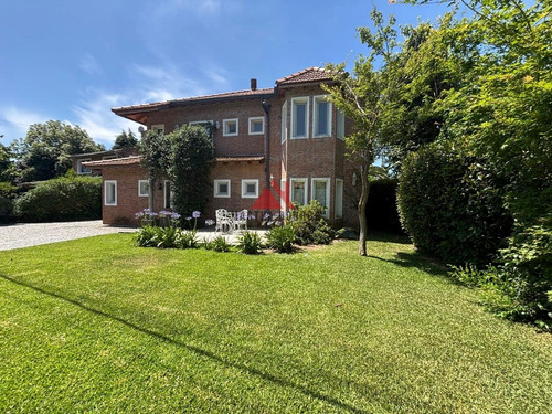 Casa En Venta En Larena Country Club, Pilar, G.b.a. Zona Norte