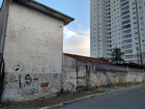 Casa Com Sobrado Nos Fundos