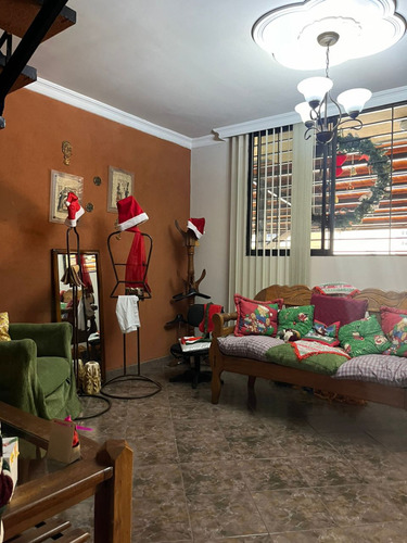 Sky Group Vende Town House Ubicado En Conj Res Villa Florencia, Tazajal. Naguanagua. Inth-138