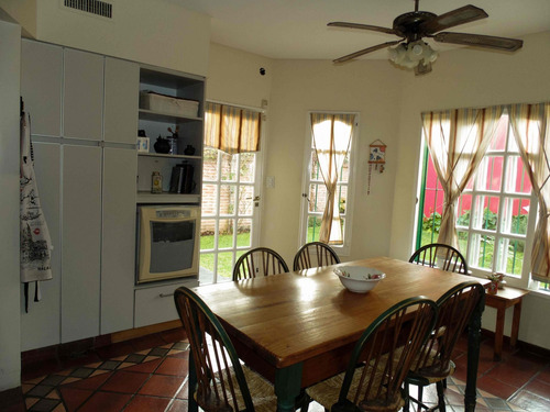 Imagen 8 de 24 de Venta Casa En Martínez Con Jardín Y Garaje