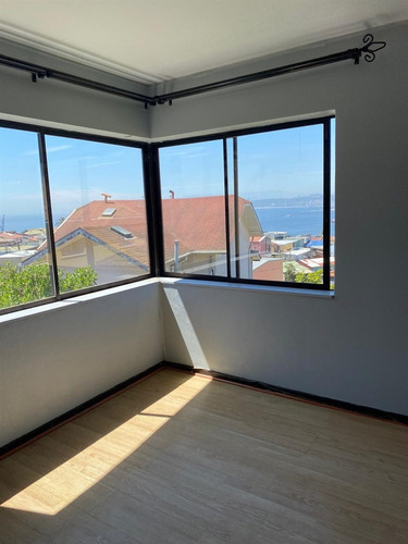 140 M2. Arriendo 4 Dorm. Mas Servicio.