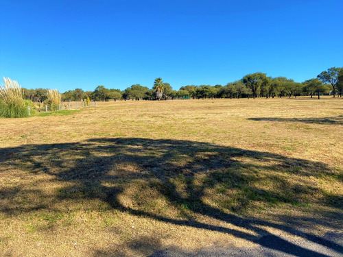 Imagen 3 de 8 de Valle Del Golf - Lote De 1500 M² Sobre Asfalto - 1era Etapa Fondo Al Golf