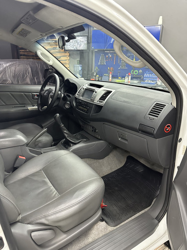 Toyota Hilux Pick-up 3.0 Cd Srv Cuero I 171cv 4x2