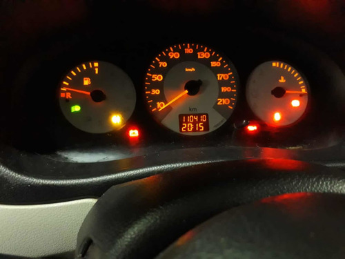 Imagen 9 de 12 de Renault Kangoo 1.6 2 Furgon Confort Cd Svt 1plc 2010