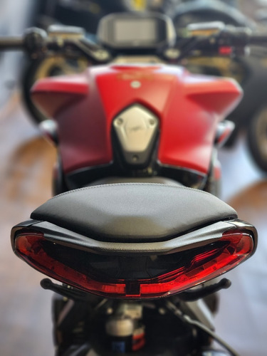 Imagen 4 de 25 de Moto Mv Agusta Dragster 800 Rosso Rojo Mate